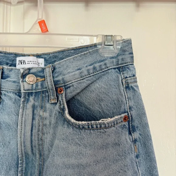 Zara Ripped Straight Jean - Picture 3 of 4